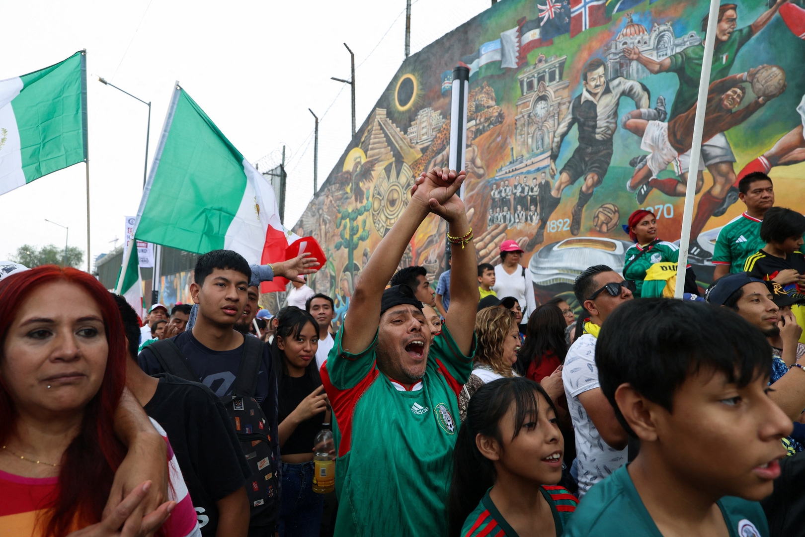 Mexico City Celebrates World Cup Anticipation with Record-Breaking Football Mural
